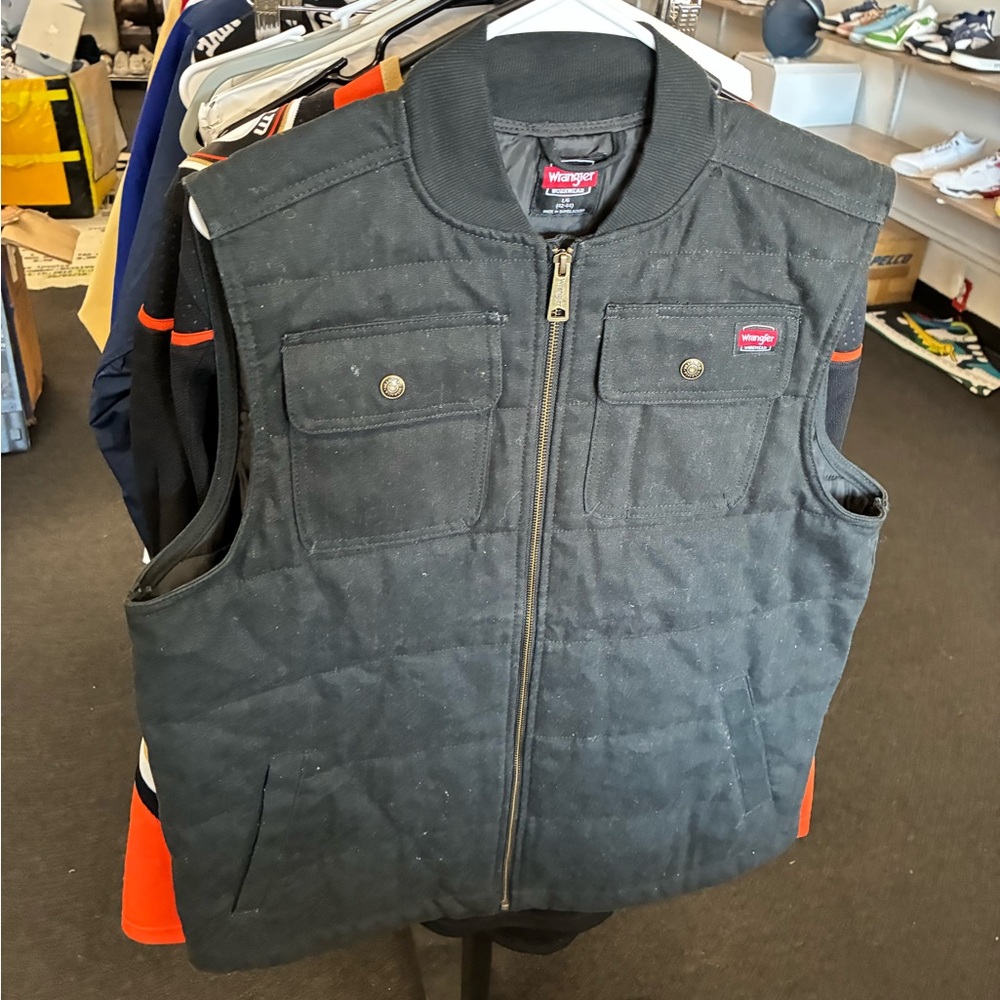 Wrangler Men's Black Quilted Vest Pre Owned SZ Large Black Puffer